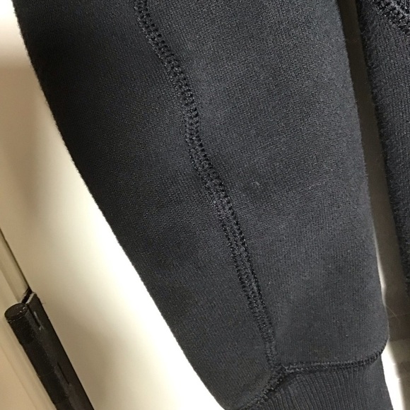 Lululemon Stand Out Sherpa Jacket in Black Size 4. - Picture 12 of 13